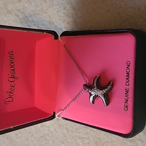 NEW in Box Dolce Giavonna SS Necklace - Picture 2 of 5